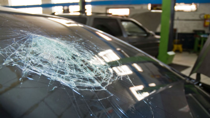 Find Shops Offering Auto Glass Replacement in Chicago & Help Your Vehicle Get What it Needs After an Accident